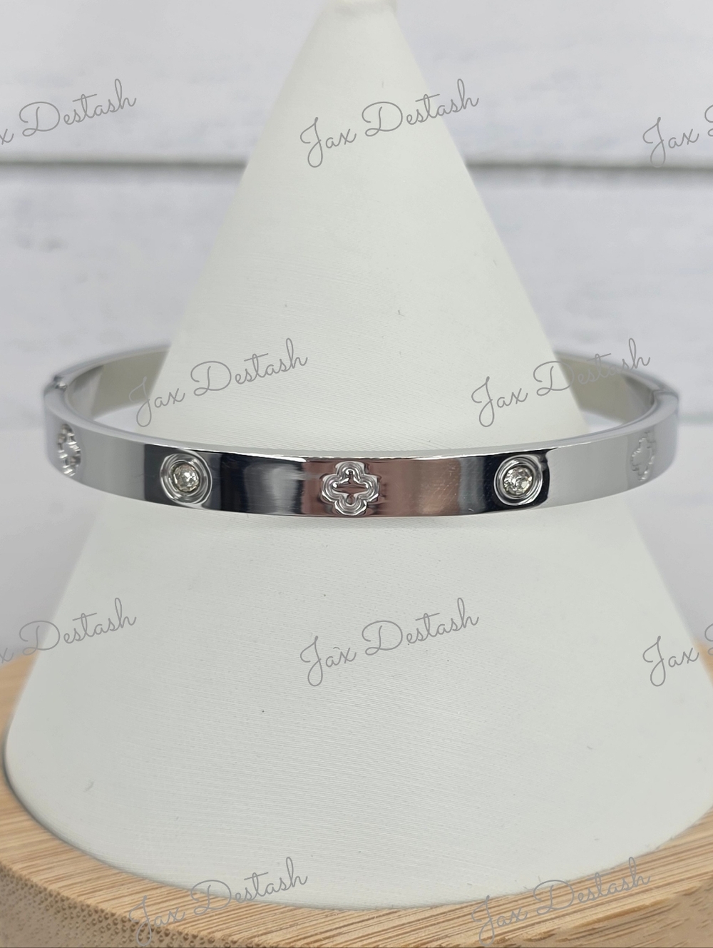 Stainless Steel Silver Tone Crystal & Clover Accent Bangle Bracelet BR121